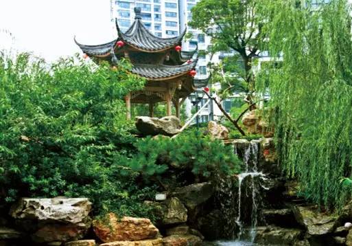 仿真椰子樹、假椰子樹、假樹制作、仿真樹制作、假花假樹、仿真發(fā)財(cái)樹、假樹大門、景觀假樹、裝飾假樹、假樹仿真、景觀工程、景觀雕塑